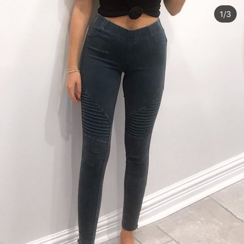 Blue jeggings